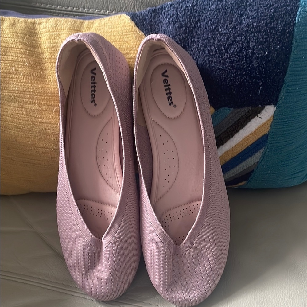 Veittes Pink Textured Flats for Everyday Comfort